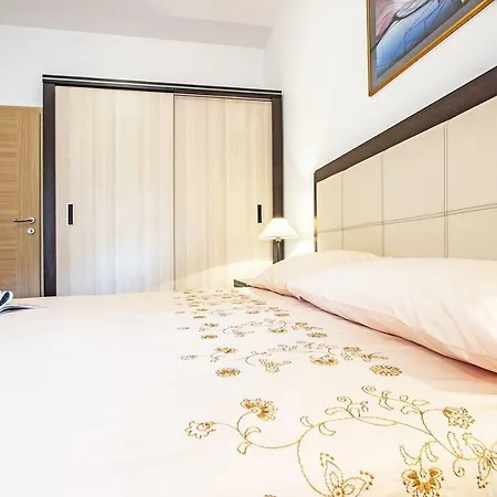 Apartman Bolt