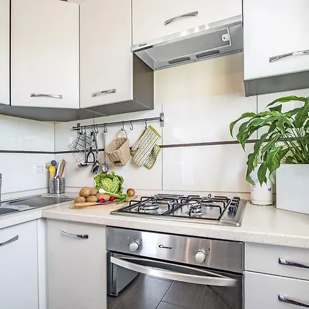 Bolt Apartment *